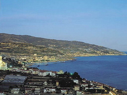 Bandiere Blu 2015: Vanity Fair incorona Taggia e Bergeggi tra le spiagge più belle d'Italia