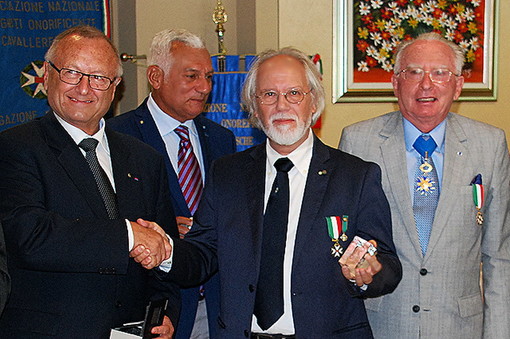 La delegazione Anioc in trasferta a Cuneo: riconoscimento francese al sanremese Roberto Pecchinino La delegazione Anioc in trasferta a Cuneo: riconoscimento francese al sanremese Roberto Pecchinino