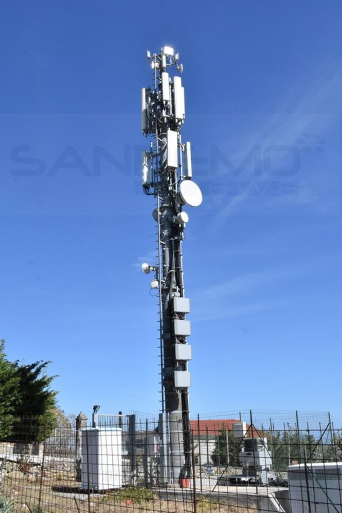 Sanremo: una antenna 5G da 15 metri in via Bonmoschetto, i residenti insorgono e fondano un Comitato Sanremo: una antenna 5G da 15 metri in via Bonmoschetto, i residenti insorgono e fondano un Comitato