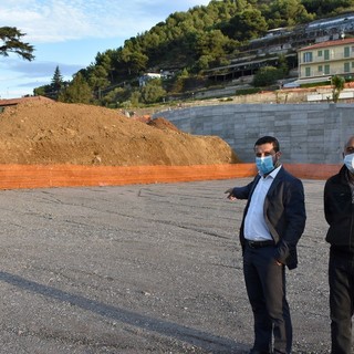 Vallecrosia: parcheggio dietro la scuola 'A. Doria', la replica del Sindaco Biasi al consigliere di minoranza Perri