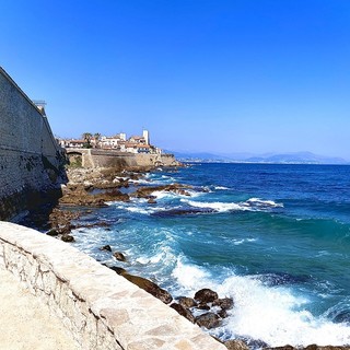 L'emergenza Coronavirus dalla Costa Azzurra: Antibes si attrezza ad aprire le spiagge il 1° giugno