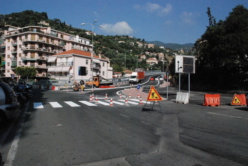 Sanremo: parcheggio selvaggio delle auto, il 'Borgo' rischia di rimanere senza il bus Sanremo: parcheggio selvaggio delle auto, il 'Borgo' rischia di rimanere senza il bus