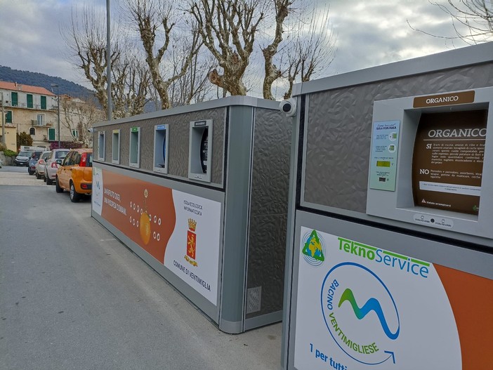Ventimiglia: tutto pronto per il via alla differenziata, Teknoservice in 'lotta' con i vandali delle isole informatizzate (Foto)