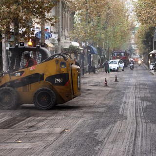 I lavori per il nuovo asfalto in corso Garibaldi