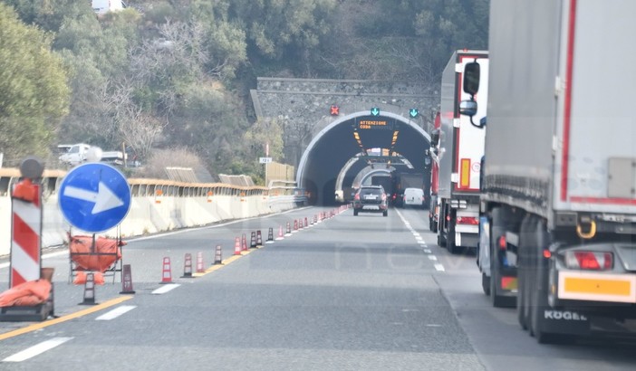 Autostrade: ripresa cantieri da lunedì, salvaguardia dei fine settimana nuovo stop 27 maggio-6 giugno Autostrade: ripresa cantieri da lunedì, salvaguardia dei fine settimana nuovo stop 27 maggio-6 giugno
