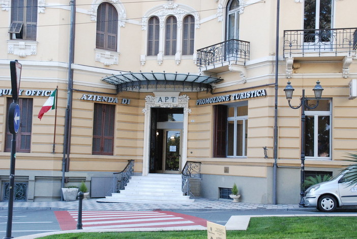 Immobile che ospita lo Iat a Sanremo: la Regione vende o non vende? Insorgono gli albergatori