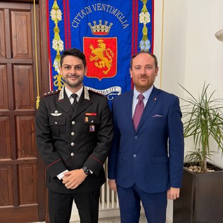 Ventimiglia, Antonio Peluso è il nuovo comandante dei carabinieri: il sindaco Di Muro accoglie il capitano in Comune