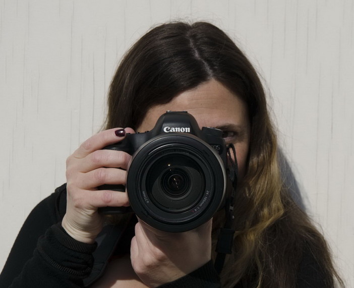 Angela Perri: una fotografa che 'gira intorno' alla musica, a settembre l'inaugurazione della sua mostra