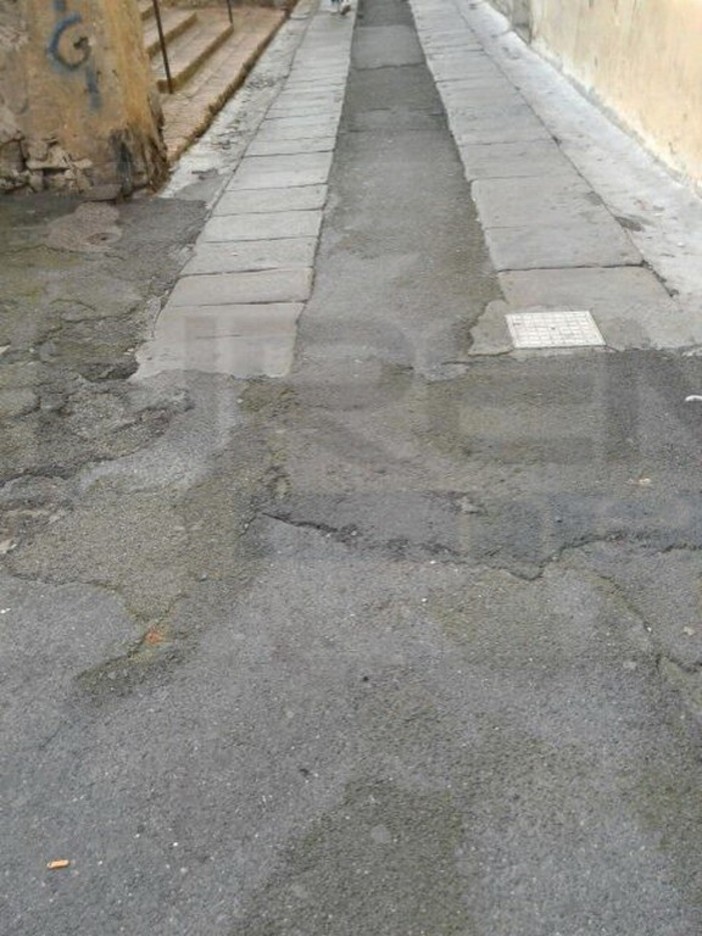 Sanremo: asfalti dissestati nel centro storico, il Comitato 'La Pigna' chiede un intervento urgente