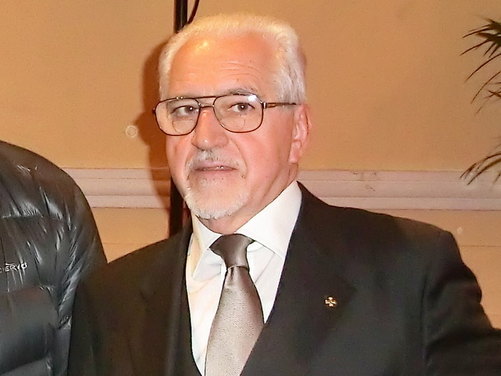 Sanremo, omaggio a Giosuè Carducci con il professor Aldo Mola e Pinocchio Sanremo, omaggio a Giosuè Carducci con il professor Aldo Mola e Pinocchio