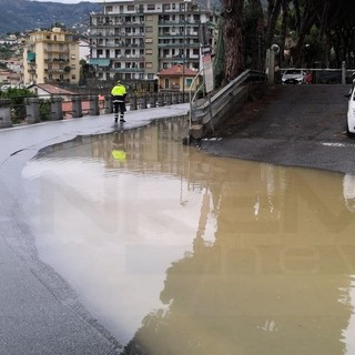 Sanremo: l'acquazzone di questa mattina provoca un allagamento sotto l'ospedale, intervento della Protezione Civile (Foto) Sanremo: l'acquazzone di questa mattina provoca un allagamento sotto l'ospedale, intervento della Protezione Civile (Foto)