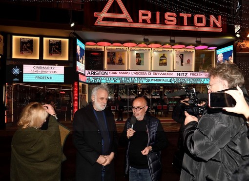 Sanremo: da questa sera l'Ariston ha acceso il 70, per l'anniversario del prossimo Festival della Canzone (Foto e Video) Sanremo: da questa sera l'Ariston ha acceso il 70, per l'anniversario del prossimo Festival della Canzone (Foto e Video)