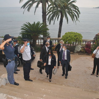 I Direttori Centrali della Polizia di Frontiera franco italiana in visita ai nuovi uffici della squadra mista a Mentone (foto) I Direttori Centrali della Polizia di Frontiera franco italiana in visita ai nuovi uffici della squadra mista a Mentone (foto)