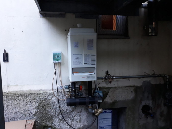 Ventimiglia: dopo l'acquazzone di mercoledì e la rottura della caldaia, domani tutto torna a posto alla scuola di Torri (Foto)