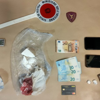 Ventimiglia: spacciava cocaina di fronte alla stazione ferroviaria, pregiudicato fermato con 100 grammi di coca