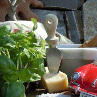 A San Lorenzo al Mare, un week end dedicato alle auto d'epoca organizzato dall'Associazione Autostory di Imperia