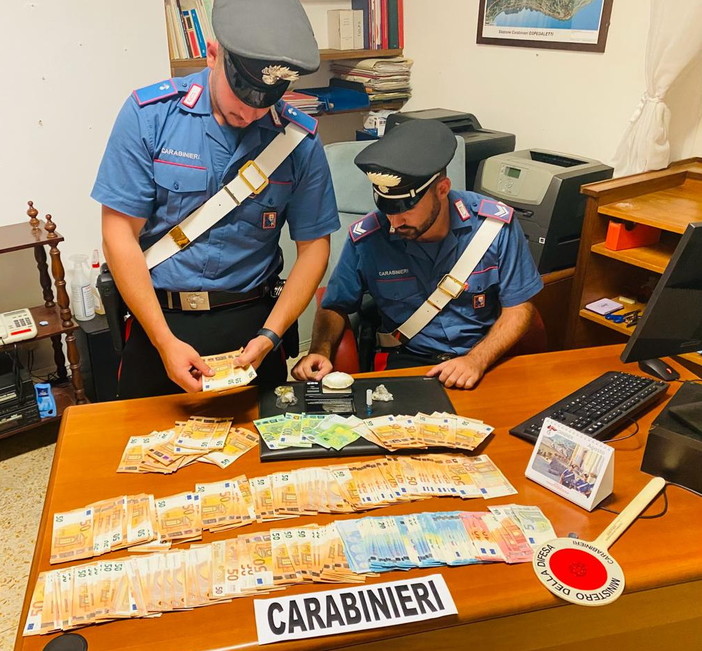 Ventimiglia: un kg di cocaina per la 'movida' di Ferragosto e 40mila euro, 28enne arrestato dai Carabinieri