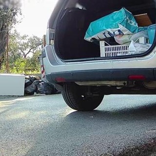 Ospedaletti: 'Clea-N', una fototrappola per pizzicare i furbetti dell'immondizia verrà installata dal Comune