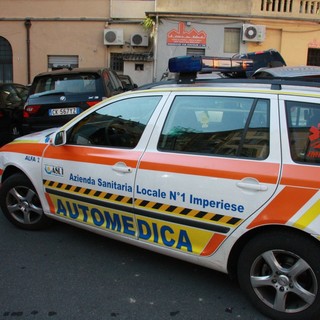 Bordighera: incidente stradale sull'Aurelia, 44enne pugliese portata in ospedale