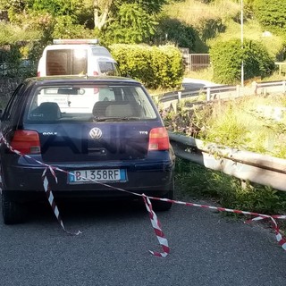 Perinaldo: auto incidentata ferma sulla Sp61, la segnalazione della Polizia Provinciale per chi transita