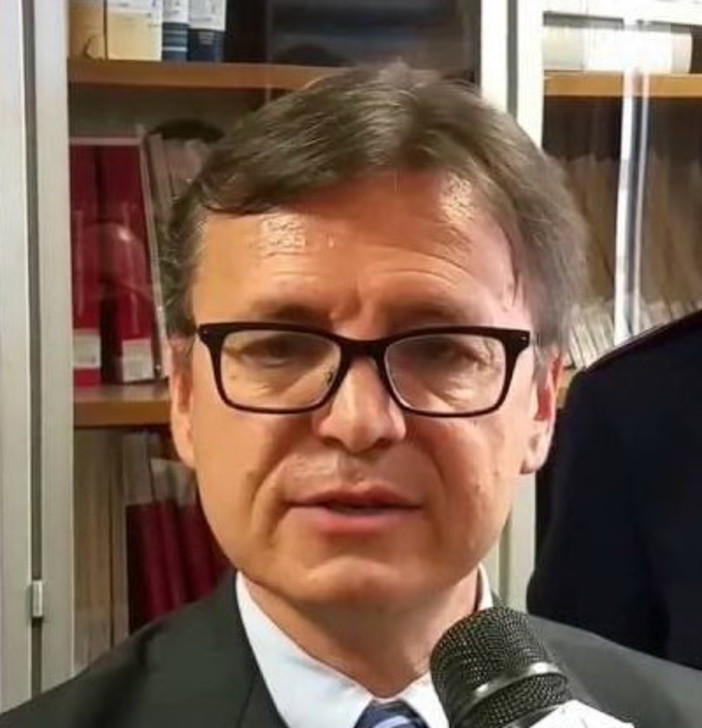 Imperia: marito dell'ex procuratore e due carabinieri accusati di abuso d'ufficio. Sarà il neo Procuratore Capo Alberto Lari a occuparsi del caso Imperia: marito dell'ex procuratore e due carabinieri accusati di abuso d'ufficio. Sarà il neo Procuratore Capo Alberto Lari a occuparsi del caso