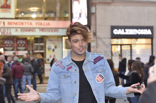 Gli artisti in città per le prove (Foto Tonino Bonomo) Gli artisti in città per le prove (Foto Tonino Bonomo)