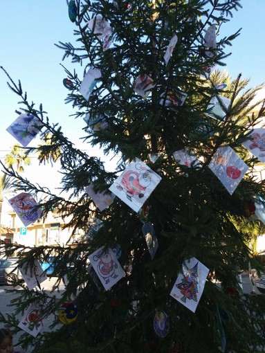 Domenica 8 dicembre 2019 i bambini e i nonni insieme al ‘Mercatino di Natale’ di Bordighera alta