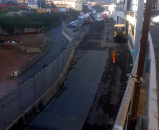 Sanremo: iniziati i lavori di asfaltatura in via Quinto Mansuino nella zona di Valle Armea (Foto) Sanremo: iniziati i lavori di asfaltatura in via Quinto Mansuino nella zona di Valle Armea (Foto)