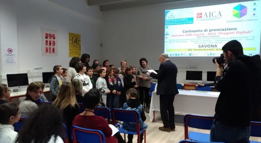 Gli alunni di Soldano e San Biagio della Cima vincitori del premio sui prodotti multimediali a Savona (Foto) Gli alunni di Soldano e San Biagio della Cima vincitori del premio sui prodotti multimediali a Savona (Foto)