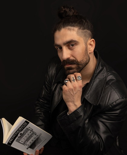 Coldirodi: Simone Alessio in arte Garibaldi ospite del terzo incontro de 'La Domenica Letteraria' Coldirodi: Simone Alessio in arte Garibaldi ospite del terzo incontro de 'La Domenica Letteraria'