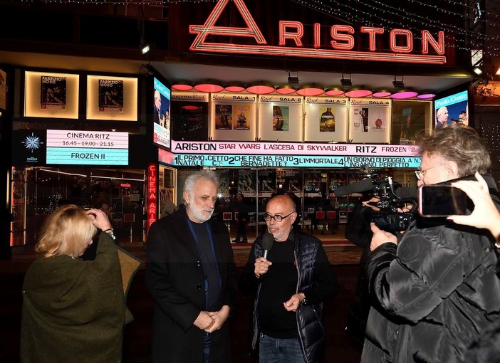 Sanremo: da questa sera l'Ariston ha acceso il 70, per l'anniversario del prossimo Festival della Canzone (Foto e Video) Sanremo: da questa sera l'Ariston ha acceso il 70, per l'anniversario del prossimo Festival della Canzone (Foto e Video)