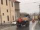 Ventimiglia: viaggia 'appeso' al retro di un camion nella zona di Nervia, il video diventa virale