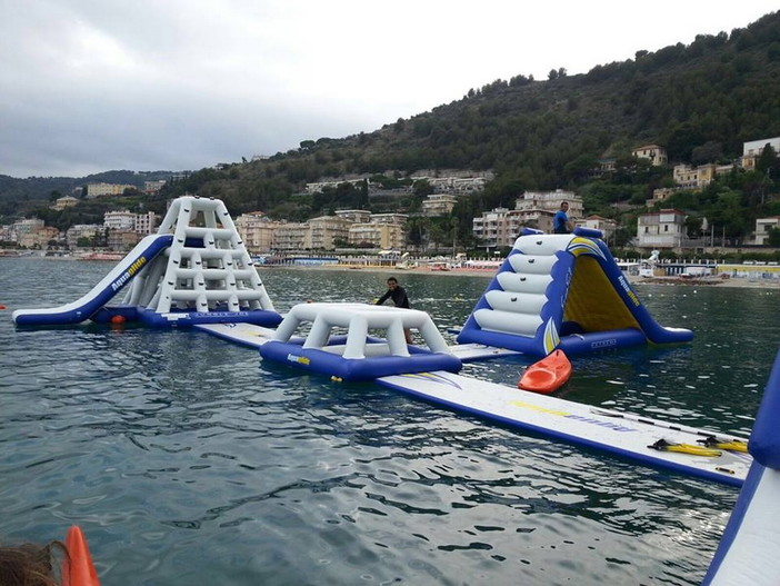 Laigueglia: al confine con Alassio apre sabato prossimo il primo e unico parco acquatico in mare