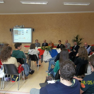Sanremo: successo al liceo Cassini per l'incontro sul progetto Alcotra Sanremo: successo al liceo Cassini per l'incontro sul progetto Alcotra