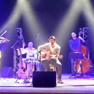 Sanremo: grande successo per il concerto di Amedeo Grisi al Casinò, il cantautore pensa al nuovo album Sanremo: grande successo per il concerto di Amedeo Grisi al Casinò, il cantautore pensa al nuovo album