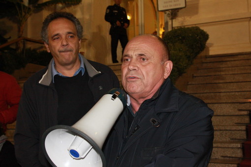 La sera del 17 novembre 2012 il consigliere Gorlero con un megafono aveva parlato ai manifestanti presenti sotto al Casinò. La sera del 17 novembre 2012 il consigliere Gorlero con un megafono aveva parlato ai manifestanti presenti sotto al Casinò.