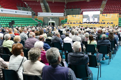 Anche i soci della provincia di Imperia alla presentazione del bilancio migliore di sempre per la Banca di Caraglio Anche i soci della provincia di Imperia alla presentazione del bilancio migliore di sempre per la Banca di Caraglio