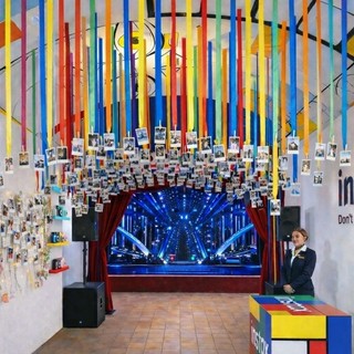 Fujifilm instax porta a Sanremo 2026 l’“Atelier delle Emozioni”: la città si racconta in istantanee Fujifilm instax porta a Sanremo 2026 l’“Atelier delle Emozioni”: la città si racconta in istantanee