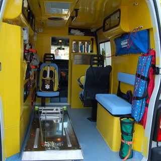 Sanremo: ciclista si scontra con un'auto tra via Giusti e via Volta, trasportato in ospedale