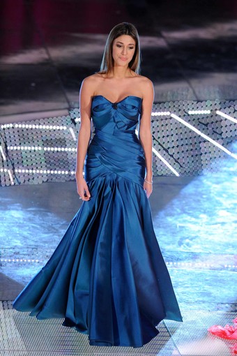 L'abito indossato da Belen Rodriguez nel 2011 esposto nella boutique Spinnaker di Sanremo