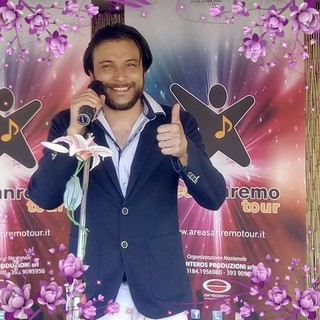 Venerdì 24 agosto al Bahama Star, dopo il concerto live dei D-Sparsi, i migliori allievi del percorso vocale Alma si esibiranno insieme alla band Venerdì 24 agosto al Bahama Star, dopo il concerto live dei D-Sparsi, i migliori allievi del percorso vocale Alma si esibiranno insieme alla band