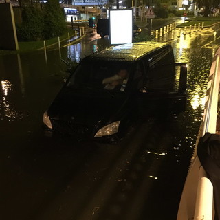 Costa Azzurra: è Biot il centro più colpito dall'alluvione di ieri, il bilancio è ora di 16 morti e 3 dispersi