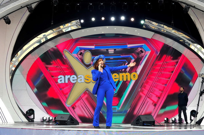 Festival 2024: Area Sanremo approda in piazza Colombo, da oggi le esibizioni sul palco dei 'Big'