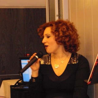 Bufera su “Mezzogiorno in famiglia”: la cantante Vicidomini fuga i dubbi “Ho fatto i provini al telefono”