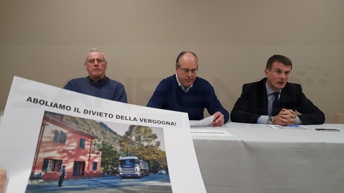 "Aboliamo il divieto della vergogna": venerdì 28 dicembre l’operazione dei ‘Tir lumaca’ in Val Roya, si parte da Trucco (Video)