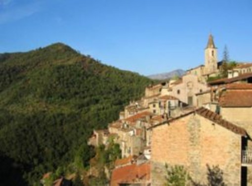 Controversia tra i comuni di Apricale e Prelà: 120mila euro per spese di segreteria comunale Controversia tra i comuni di Apricale e Prelà: 120mila euro per spese di segreteria comunale