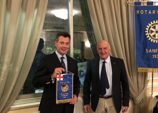 Il Rotary club Sanremo dà il benvenuto al nuovo socio Alberto Guglielmi Manzoni Il Rotary club Sanremo dà il benvenuto al nuovo socio Alberto Guglielmi Manzoni