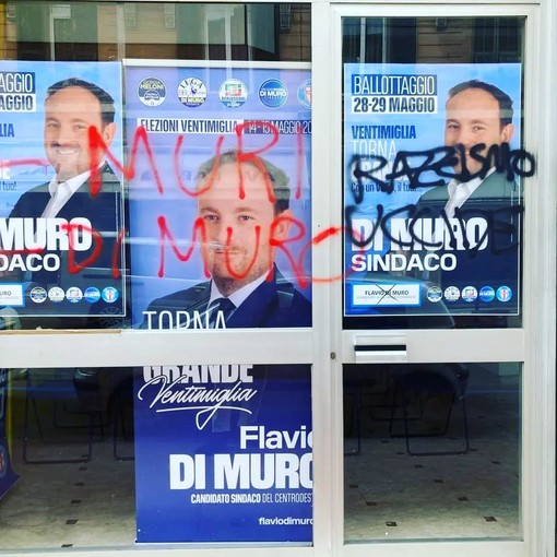 Ventimiglia: scritte offensive contro il candidato sindaco Di Muro, La Talpa e l'Orologio &quot;La frontiera uccide&quot;