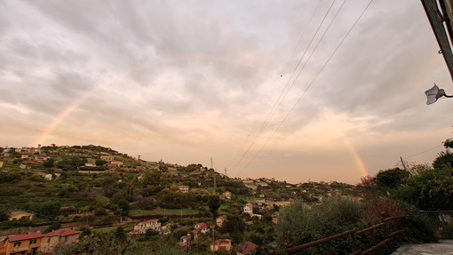 Sanremo: splendido arcobaleno nella serata della città dei fiori (Foto) Sanremo: splendido arcobaleno nella serata della città dei fiori (Foto)