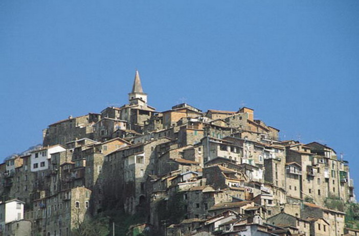 Apricale: domenica inaugurazione mostre 'Ballet' &amp; 'La Grande Abbuffata'
